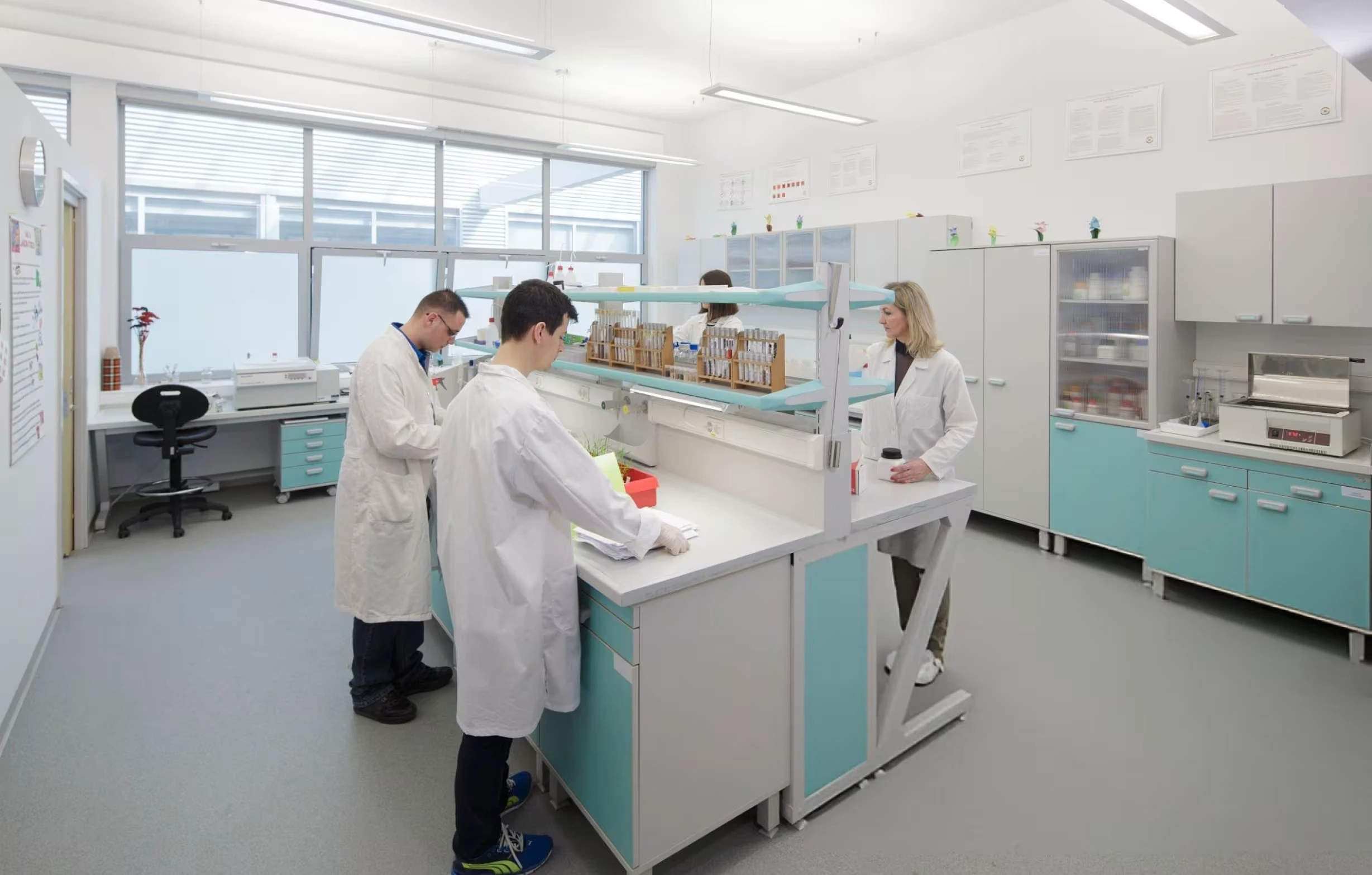 Comprehensive Laboratory Design Solutions